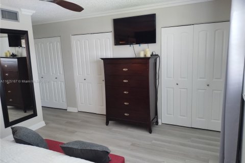 Condo in Dania Beach, Florida, 2 bedrooms  № 1291892 - photo 22