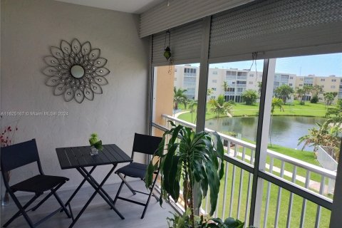 Condo in Dania Beach, Florida, 2 bedrooms  № 1291892 - photo 11