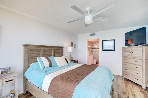 Condo in Jensen Beach, Florida, 2 bedrooms  № 1096527 - photo 20