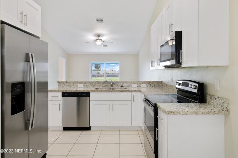 Propiedad comercial en venta en Cape Coral, Florida, 6 dormitorios, 216.83 m2 № 771132 - foto 6