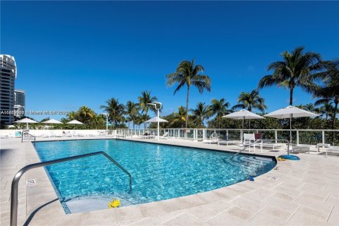 Condominio en venta en Bal Harbour, Florida, 2 dormitorios, 133.22 m2 № 851313 - foto 10