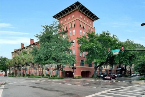 Condominio en venta en Orlando, Florida, 1 dormitorio, 59.64 m2 № 1350715 - foto 1