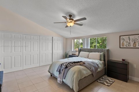 Townhouse in Coral Springs, Florida 3 bedrooms, 125.42 sq.m. № 711676 - photo 10