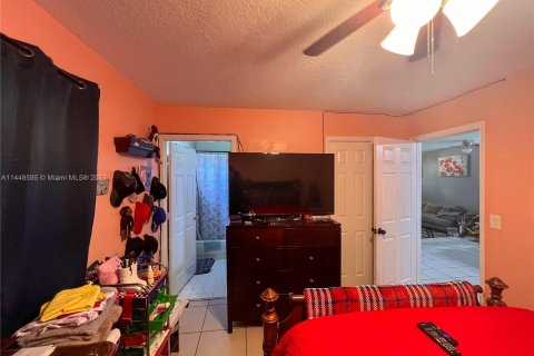 Casa en venta en Palm Springs, Florida, 4 dormitorios, 99.96 m2 № 711671 - foto 20
