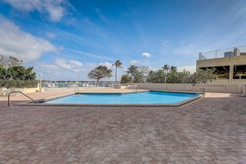 Condo in West Palm Beach, Florida, 1 bedroom  № 959607 - photo 5