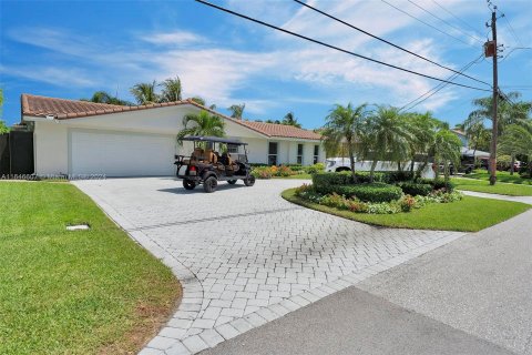 Casa en venta en Pompano Beach, Florida, 3 dormitorios, 181.16 m2 № 1345330 - foto 1