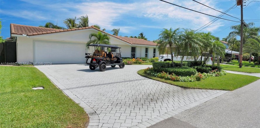 Villa ou maison à Pompano Beach, Floride 3 chambres, 181.16 m2 № 1345330