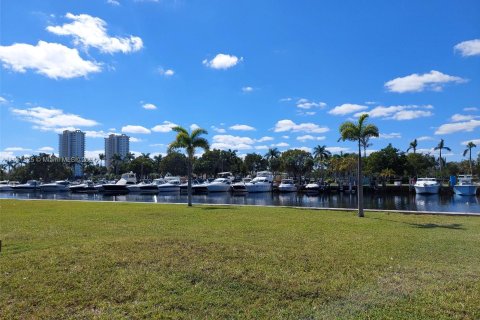 Copropriété à louer à Hallandale Beach, Floride: 2 chambres, 112.41 m2 № 1345195 - photo 29