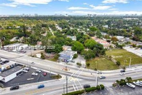 Propiedad comercial en venta en Miami, Florida № 1389553 - foto 1