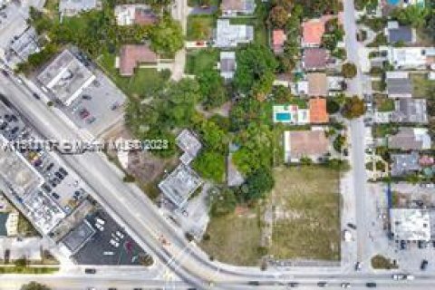 Propiedad comercial en venta en Miami, Florida № 1389553 - foto 3