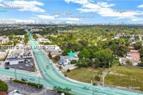 Propiedad comercial en venta en Miami, Florida № 1389553 - foto 4