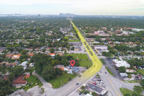 Propiedad comercial en venta en Miami, Florida № 1389553 - foto 21