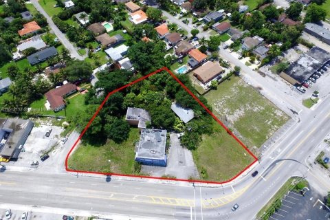 Propiedad comercial en venta en Miami, Florida № 1389553 - foto 30