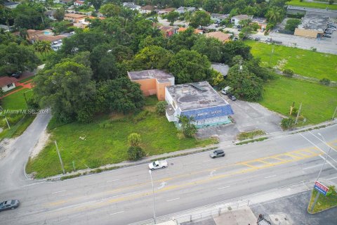 Propiedad comercial en venta en Miami, Florida № 1389553 - foto 22