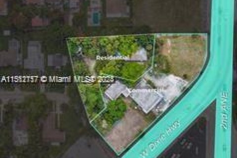 Propiedad comercial en venta en Miami, Florida № 1389553 - foto 2