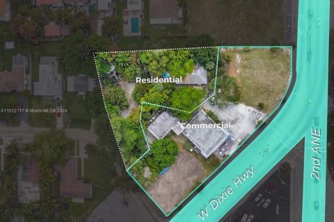 Propiedad comercial en venta en Miami, Florida № 1389553 - foto 12