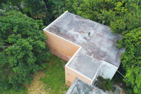 Propiedad comercial en venta en Miami, Florida № 1389553 - foto 26