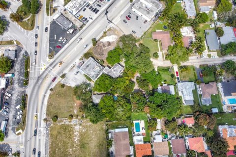 Propiedad comercial en venta en Miami, Florida № 1389553 - foto 15