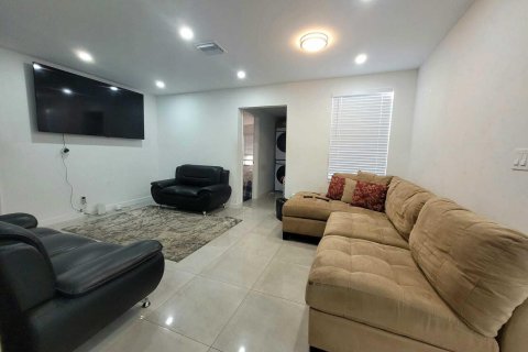 Casa en venta en Lake Worth, Florida, 3 dormitorios, 88.44 m2 № 932367 - foto 14