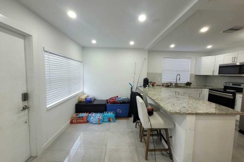 Casa en venta en Lake Worth, Florida, 3 dormitorios, 88.44 m2 № 932367 - foto 12