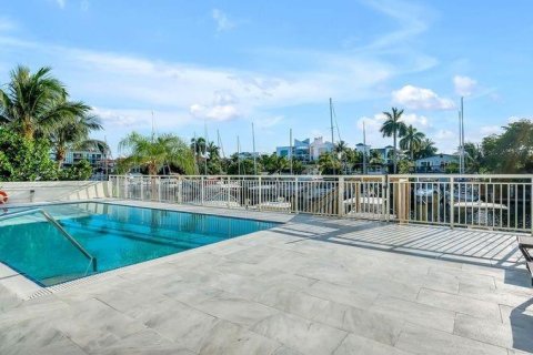 Condo in Fort Lauderdale, Florida, 2 bedrooms  № 1186637 - photo 19