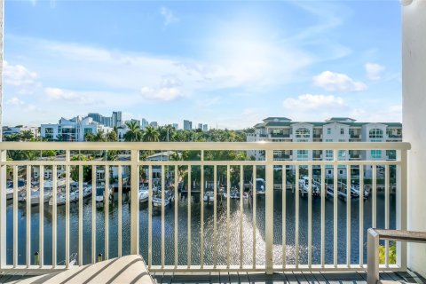 Condo in Fort Lauderdale, Florida, 2 bedrooms  № 1186637 - photo 11