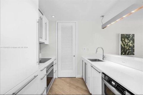 Copropriété à vendre à Miami Beach, Floride: 2 chambres, 143.35 m2 № 1172579 - photo 29