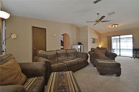 House in Spring Hill, Florida 2 bedrooms, 98.29 sq.m. № 1335774 - photo 6