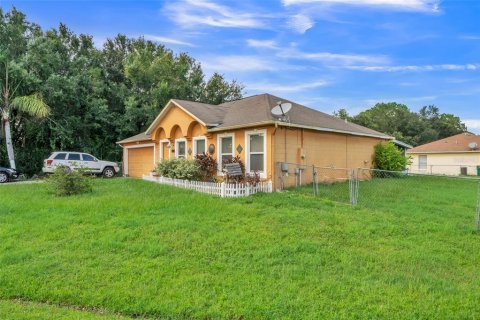 Villa ou maison à vendre à Kissimmee, Floride: 4 chambres, 196.02 m2 № 1335114 - photo 3