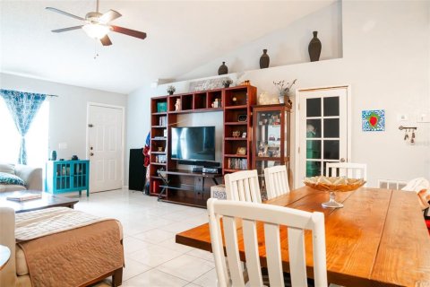 Casa en venta en Kissimmee, Florida, 4 dormitorios, 196.02 m2 № 1335114 - foto 5