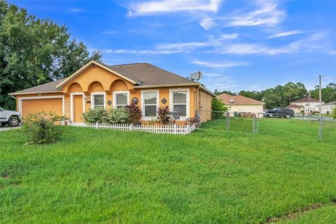 Villa ou maison à vendre à Kissimmee, Floride: 4 chambres, 196.02 m2 № 1335114 - photo 1