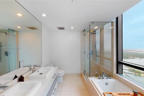 Condominio en venta en Miami, Florida, 1 dormitorio, 83.43 m2 № 1177667 - foto 9