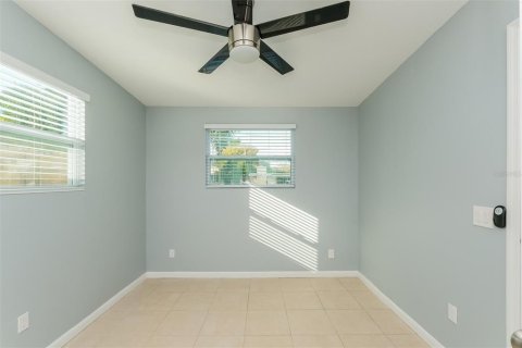 House in Clearwater, Florida 3 bedrooms, 161.28 sq.m. № 1266660 - photo 12