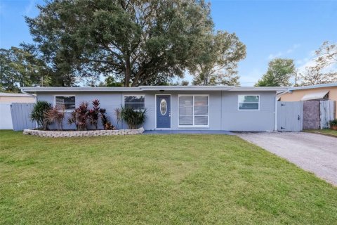 Villa ou maison à vendre à Clearwater, Floride: 3 chambres, 161.28 m2 № 1266660 - photo 1