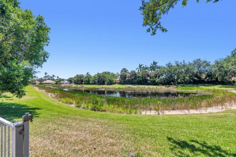 Villa ou maison à vendre à West Palm Beach, Floride: 4 chambres, 304.16 m2 № 1133028 - photo 13