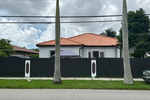 Casa en venta en Sweetwater, Florida, 5 dormitorios, 249.07 m2 № 756490 - foto 5