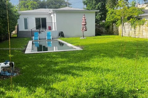 Casa en venta en Miami, Florida, 4 dormitorios, 123.75 m2 № 1327742 - foto 1