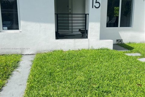 Casa en venta en Miami, Florida, 4 dormitorios, 123.75 m2 № 1327742 - foto 2