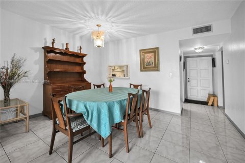 Copropriété à vendre à Hollywood, Floride: 1 chambre, 62.43 m2 № 1271415 - photo 14