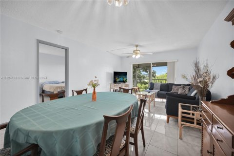 Condo in Hollywood, Florida, 1 bedroom  № 1271415 - photo 12