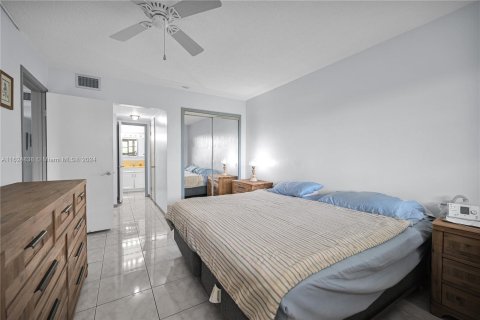 Copropriété à vendre à Hollywood, Floride: 1 chambre, 62.43 m2 № 1271415 - photo 17