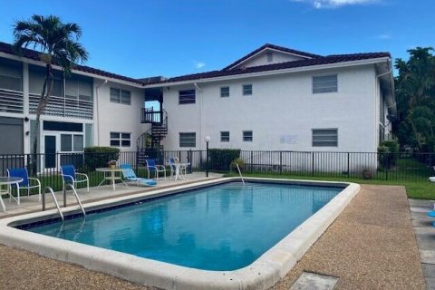 Condominio en venta en Coral Springs, Florida, 2 dormitorios, 91.97 m2 № 587938 - foto 1