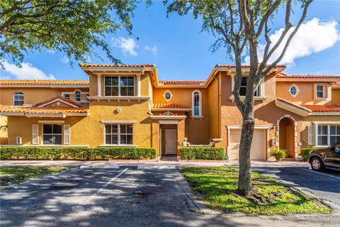 Touwnhouse à vendre à Miami Lakes, Floride: 3 chambres, 134.71 m2 № 1281280 - photo 1