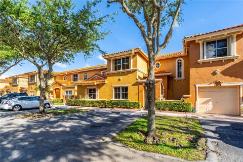 Adosado en venta en Miami Lakes, Florida, 3 dormitorios, 134.71 m2 № 1281280 - foto 2