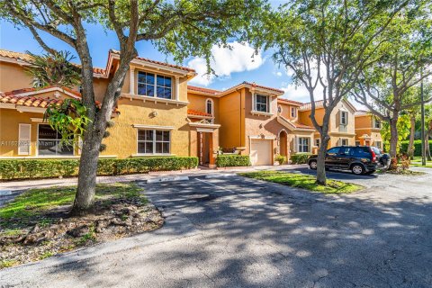 Adosado en venta en Miami Lakes, Florida, 3 dormitorios, 134.71 m2 № 1281280 - foto 3