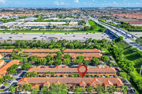 Adosado en venta en Miami Lakes, Florida, 3 dormitorios, 134.71 m2 № 1281280 - foto 8