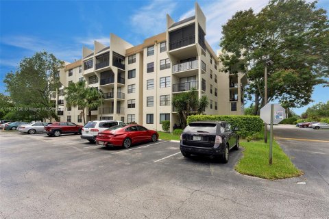 Copropriété à vendre à Tamarac, Floride: 2 chambres, 95.69 m2 № 1281324 - photo 1