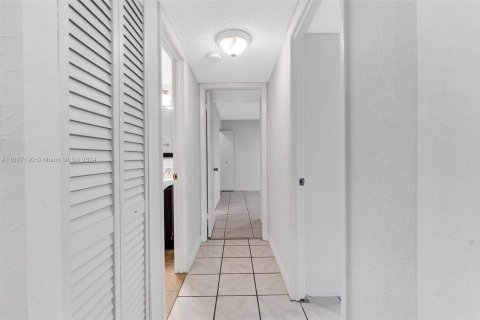 Copropriété à vendre à Tamarac, Floride: 2 chambres, 95.69 m2 № 1281324 - photo 16