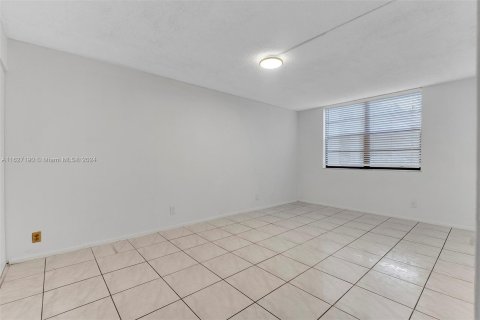 Copropriété à vendre à Tamarac, Floride: 2 chambres, 95.69 m2 № 1281324 - photo 13