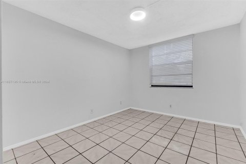 Copropriété à vendre à Tamarac, Floride: 2 chambres, 95.69 m2 № 1281324 - photo 17